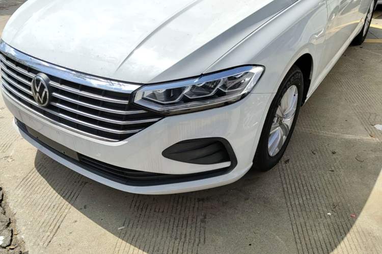 Used Volkswagen Lavida 2023 1.5L Automatic De Yi Edition Left Front Headlight