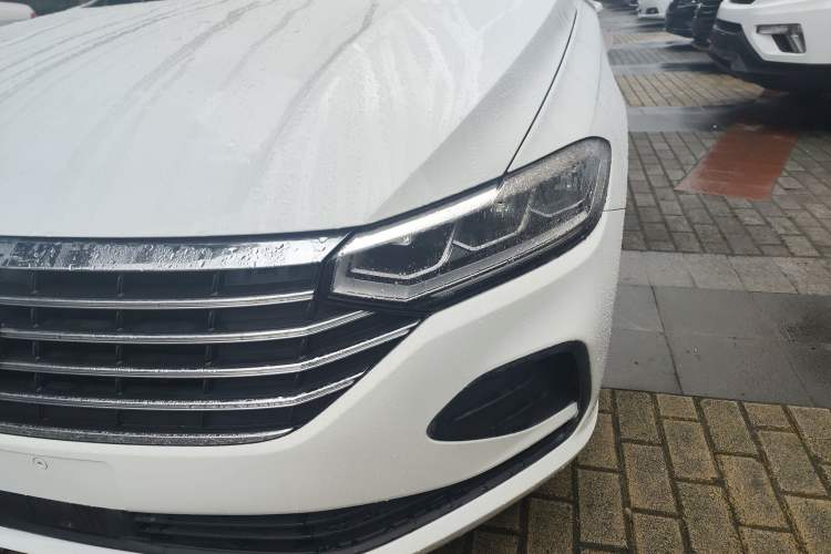 Used Volkswagen Lavida 2023 1.5L Automatic De Yi Edition Left Front Headlight