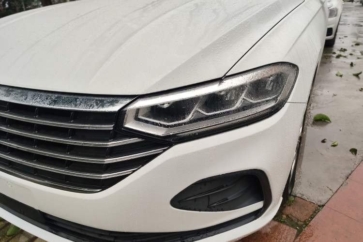 Used Volkswagen Lavida 2023 1.5L Automatic De Yi Edition Left Front Headlight