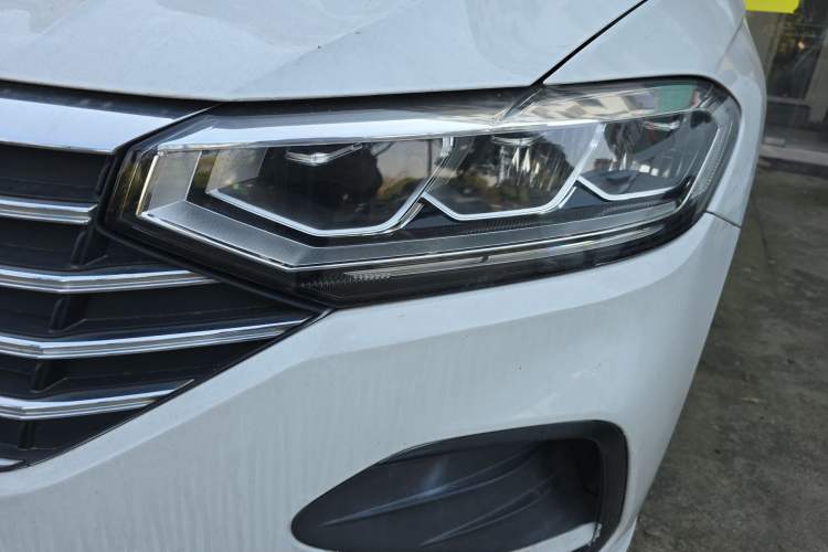Used Volkswagen Lavida 2023 1.5L Automatic De Yi Edition Left Front Headlight