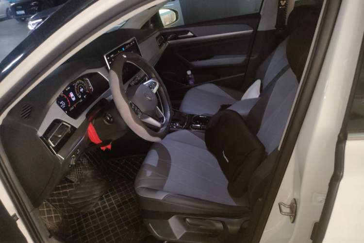 Used Volkswagen Lavida 2023 Revised Version 1.5L Automatic Starry Sky Edition – 5 Million Units Left Front Seat