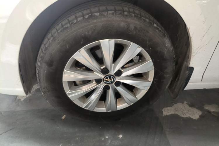 Used Volkswagen Lavida 2023 New Sharp 1.5L Manual New Comfort Edition Left Front Wheel Hub