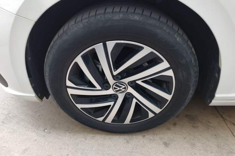 Used Volkswagen Lavida 2023 280TSI DSG Starry Sky Deluxe Edition Left Front Wheel Hub