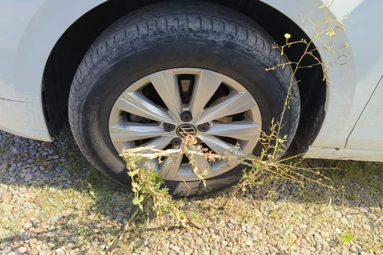 Used Volkswagen Lavida 2023 New Rui 1.5L Automatic New Yi Edition Left Front Wheel Hub