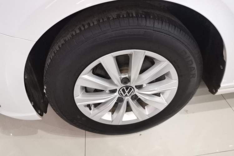 Used Volkswagen Lavida 2023 1.5L Automatic De Yi Edition Left Front Wheel Hub