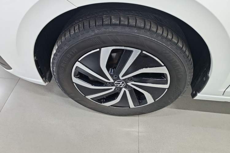 Used Volkswagen Lavida 2023 New Sharp 1.5L Automatic New Wish Edition Left Front Wheel Hub