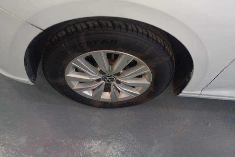 Used Volkswagen Lavida 2023 1.5L Automatic De Yi Edition Left Front Wheel Hub