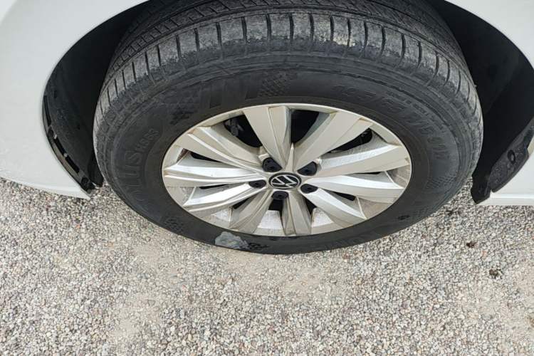 Used Volkswagen Lavida 2023 New Sharp 1.5L Automatic Excellent New Edition Left Front Wheel Hub