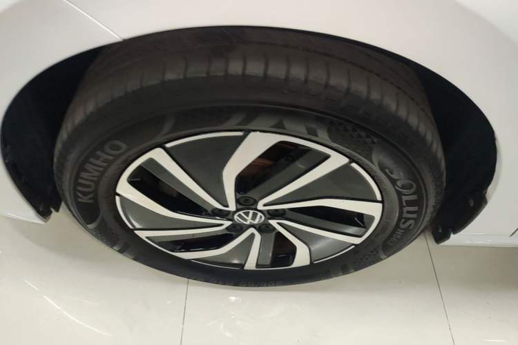 Used Volkswagen Lavida 2023 New Rui 1.5L Automatic New Yi Edition Left Front Wheel Hub