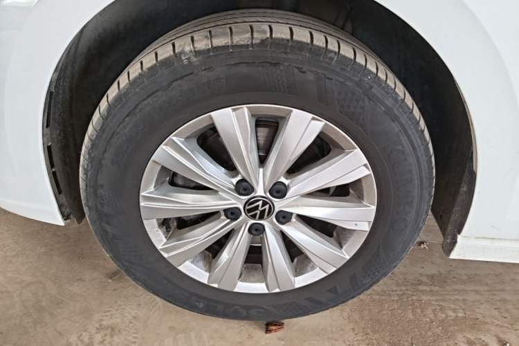 Used Volkswagen Lavida 2023 New Sharp 1.5L Automatic Excellent New Edition Left Front Wheel Hub