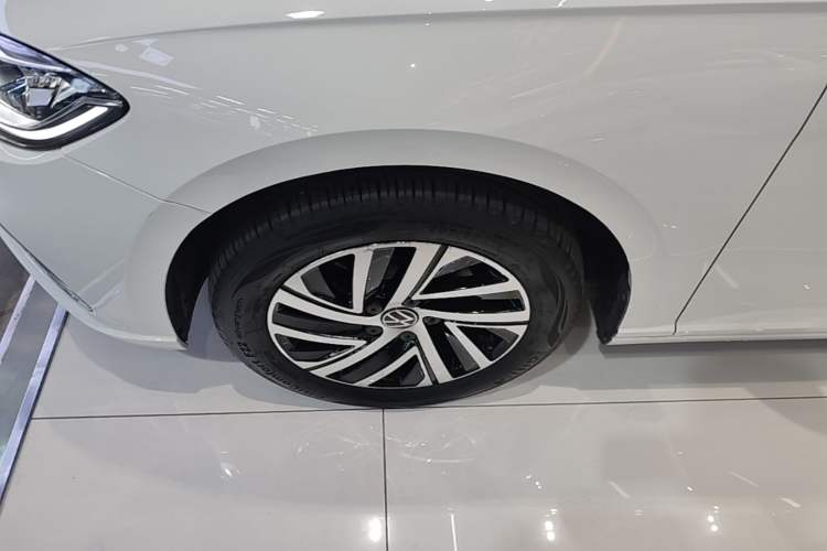 Used Volkswagen Lavida 2023 1.5L Automatic 5 Million Edition Left Front Wheel Hub