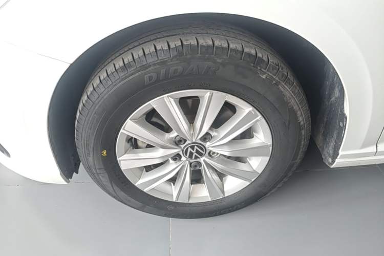 Used Volkswagen Lavida 2023 1.5L Automatic De Yi Edition Left Front Wheel Hub
