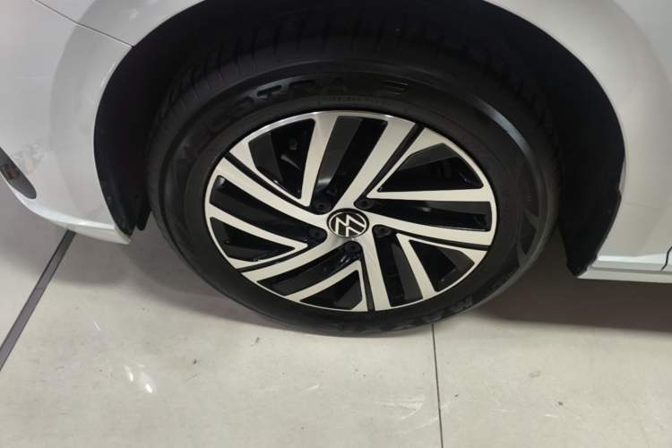 Used Volkswagen Lavida 2023 200TSI DSG Starry Full-Comfort Edition Left Front Wheel Hub