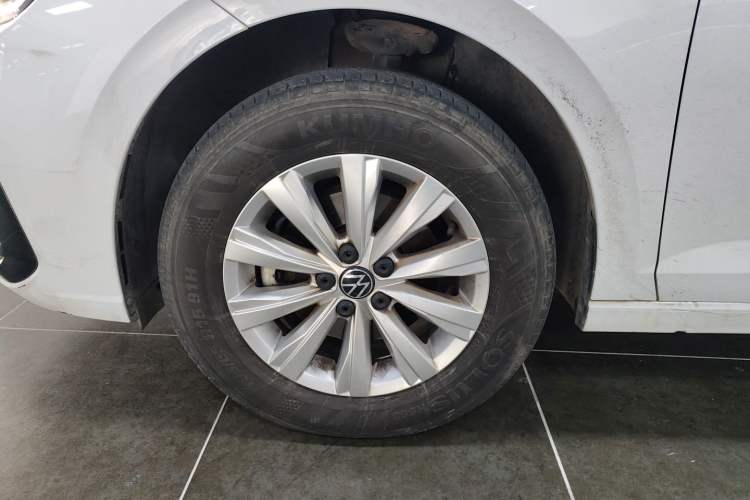 Used Volkswagen Lavida 2023 New Sharp 1.5L Automatic Excellent New Edition Left Front Wheel Hub