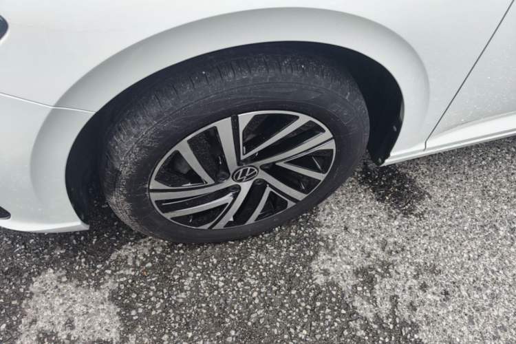Used Volkswagen Lavida 2023 280TSI DSG Starry Sky Deluxe Edition Left Front Wheel Hub