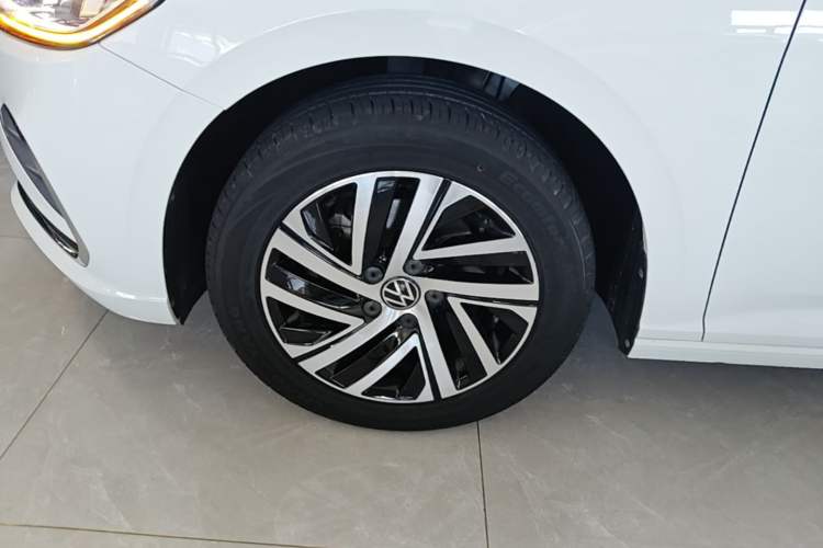 Used Volkswagen Lavida 2023 280TSI DSG Full-Comfort Edition Left Front Wheel Hub
