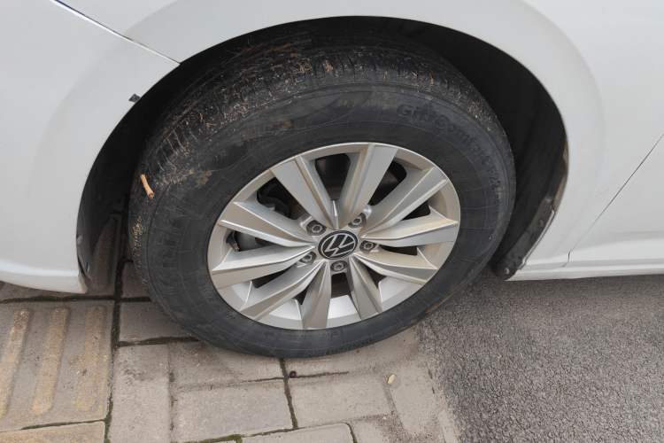 Used Volkswagen Lavida 2023 Revised 1.5L Automatic DeYi Edition Left Front Wheel Hub
