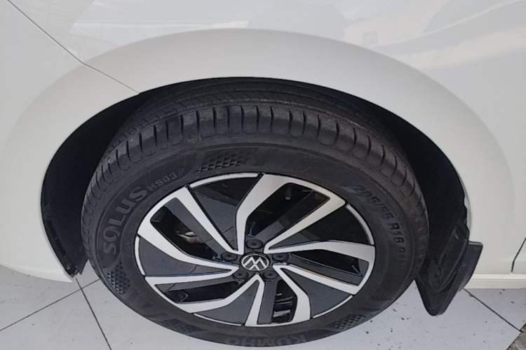 Used Volkswagen Lavida 2023 New Sharp 1.5L Automatic New Wish Edition Left Front Wheel Hub
