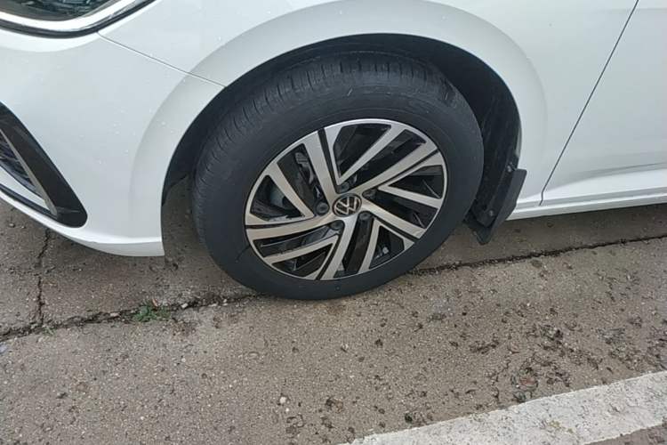 Used Volkswagen Lavida 2023 280TSI DSG Starry Sky Deluxe Edition Left Front Wheel Hub