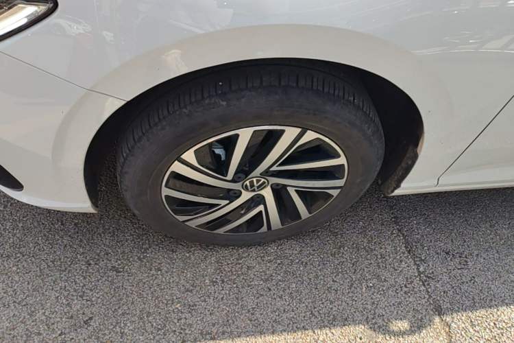 Used Volkswagen Lavida 2023 280TSI DSG Starry Sky Deluxe Edition Left Front Wheel Hub