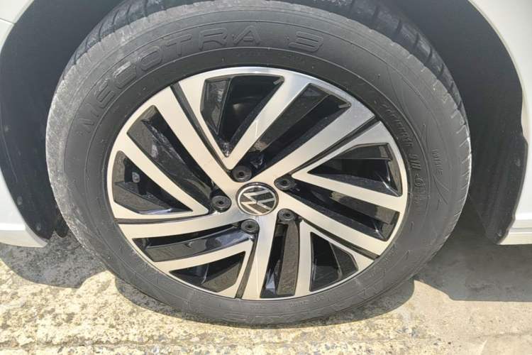 Used Volkswagen Lavida 2023 1.5L Automatic 5 Million Edition Left Front Wheel Hub