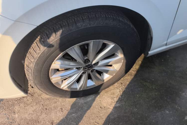 Used Volkswagen Lavida 2023 New Rui 1.5L Automatic New Yi Edition Left Front Wheel Hub