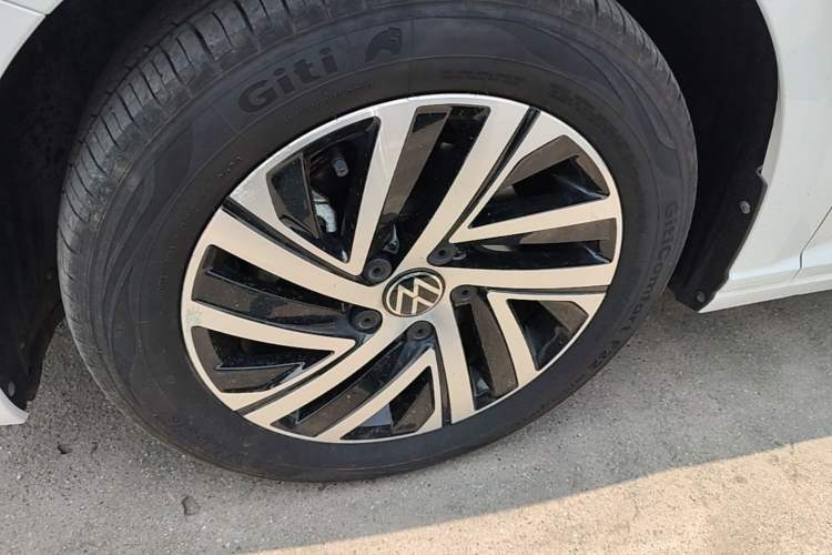 Used Volkswagen Lavida 2023 300TSI DSG Starry Full-Comfort Edition Left Front Wheel Hub