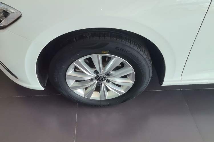 Used Volkswagen Lavida 2023 Revised 1.5L Automatic DeYi Edition Left Front Wheel Hub