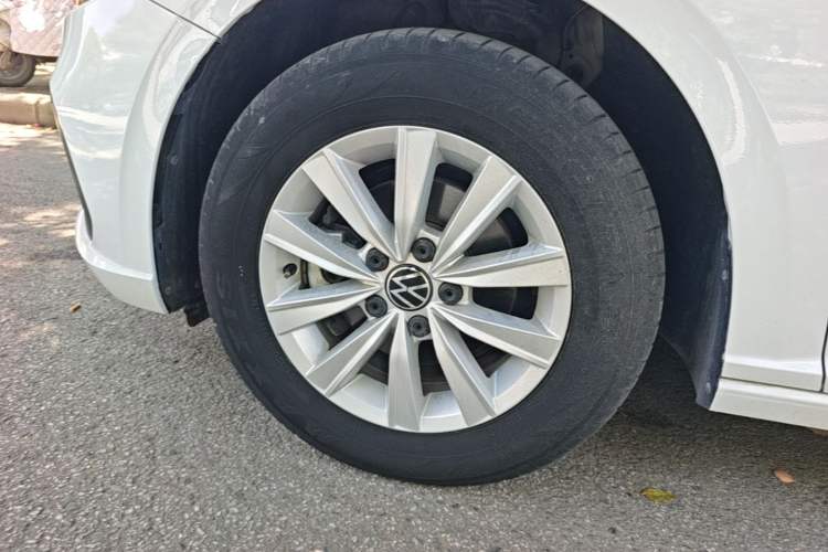 Used Volkswagen Lavida 2023 Revised 1.5L Automatic DeYi Edition Left Front Wheel Hub
