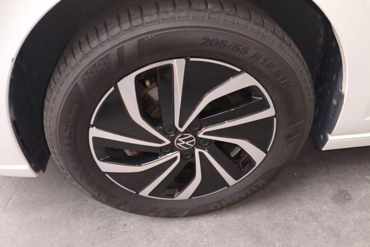 Used Volkswagen Lavida 2023 New Sharp 1.5L Automatic New Wish Edition Left Front Wheel Hub