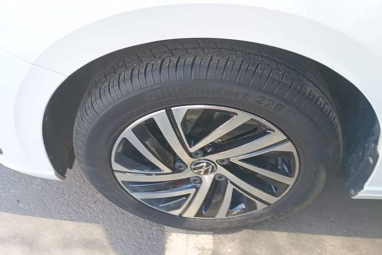 Used Volkswagen Lavida 2023 Revised Version 1.5L Automatic Starry Sky Edition – 5 Million Units Left Front Wheel Hub
