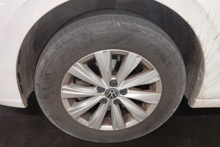 Used Volkswagen Lavida 2023 New Rui 1.5L Automatic New Yi Edition Left Front Wheel Hub