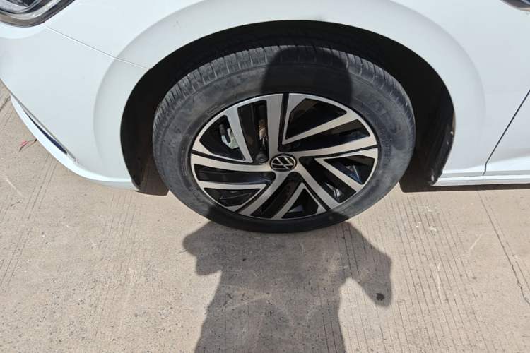 Used Volkswagen Lavida 2023 280TSI DSG Full-Comfort Edition Left Front Wheel Hub