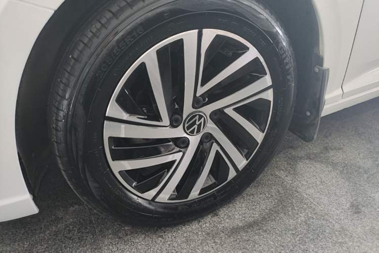 Used Volkswagen Lavida 2023 1.5L Automatic 5 Million Edition Left Front Wheel Hub