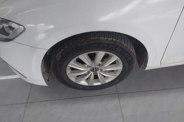 Used Volkswagen Lavida 2023 1.5L Automatic De Yi Edition Left Front Wheel Hub