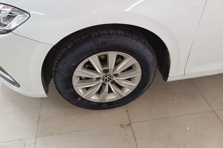 Used Volkswagen Lavida 2023 1.5L Automatic De Yi Edition Left Front Wheel Hub