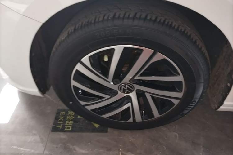 Used Volkswagen Lavida 2023 1.5L Automatic 5 Million Edition Left Front Wheel Hub