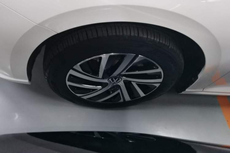 Used Volkswagen Lavida 2023 300TSI DSG Full-Comfort Edition Left Front Wheel Hub