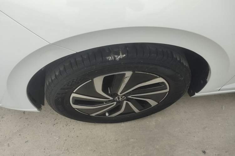 Used Volkswagen Lavida 2023 New Sharp 1.5L Automatic New Wish Edition Left Front Wheel Hub