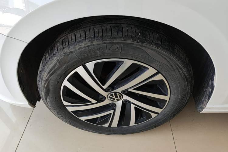 Used Volkswagen Lavida 2023 Revised Version 1.5L Automatic 5 Millionth Edition Left Front Wheel Hub