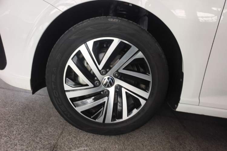 Used Volkswagen Lavida 2023 300TSI DSG Starry Full-Comfort Edition Left Front Wheel Hub