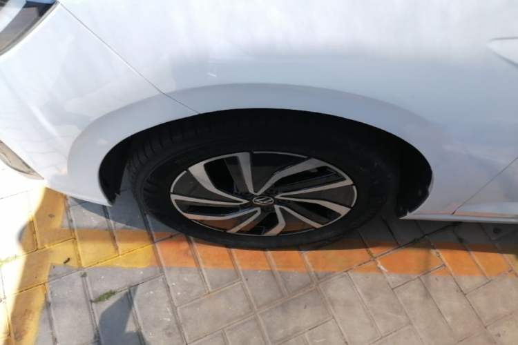 Used Volkswagen Lavida 2023 New Sharp 1.5L Automatic New Wish Edition Left Front Wheel Hub