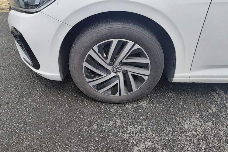 Used Volkswagen Lavida 2023 280TSI DSG Starry Sky Deluxe Edition Left Front Wheel Hub