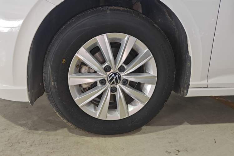 Used Volkswagen Lavida 2023 1.5L Automatic De Yi Edition Left Front Wheel Hub