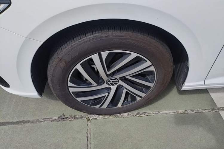 Used Volkswagen Lavida 2023 300TSI DSG Starry Full-Comfort Edition Left Front Wheel Hub