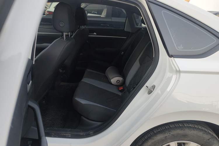 Used Volkswagen Lavida 2023 Revised 1.5L Automatic DeYi Edition Left Rear Seat