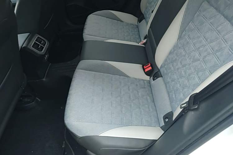 Used Volkswagen Lavida 2023 280TSI DSG Full-Comfort Edition Left Rear Seat