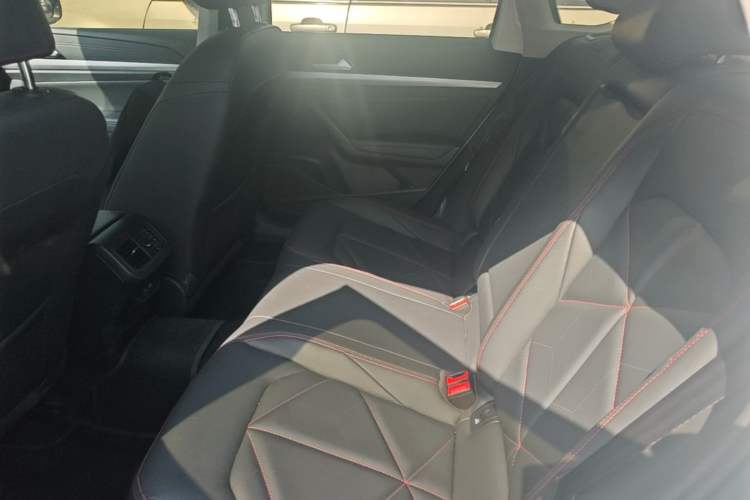 Used Volkswagen Lavida 2023 300TSI DSG Starry Sky Leading Edition Left Rear Seat