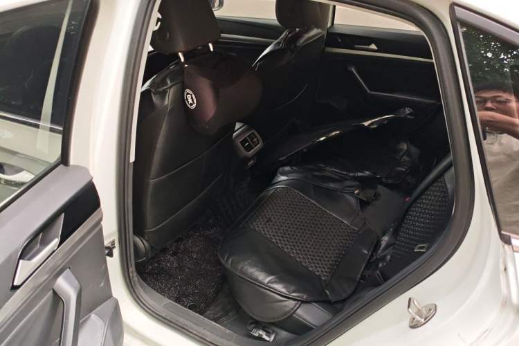 Used Volkswagen Lavida 2023 300TSI DSG Starry Full-Comfort Edition Left Rear Seat