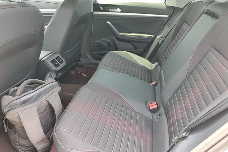 Used Volkswagen Lavida 2023 300TSI DSG Starry Full-Comfort Edition Left Rear Seat